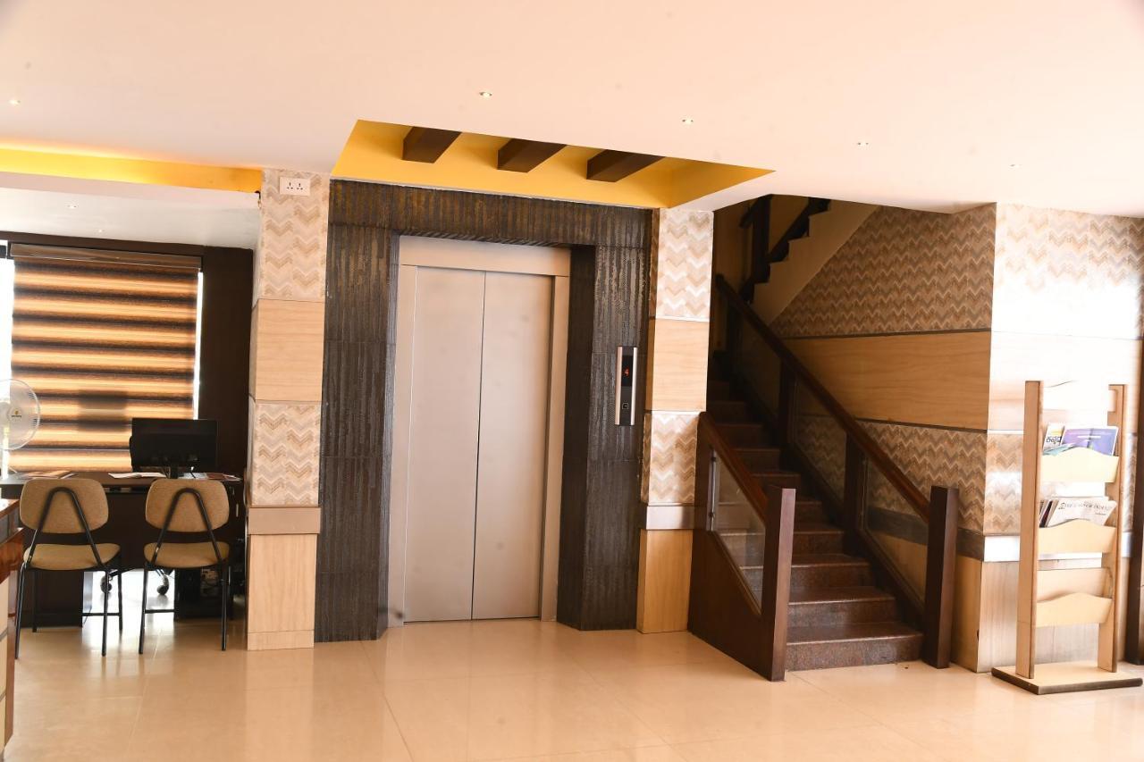 Advaitha Residency Hotel Mysore Luaran gambar